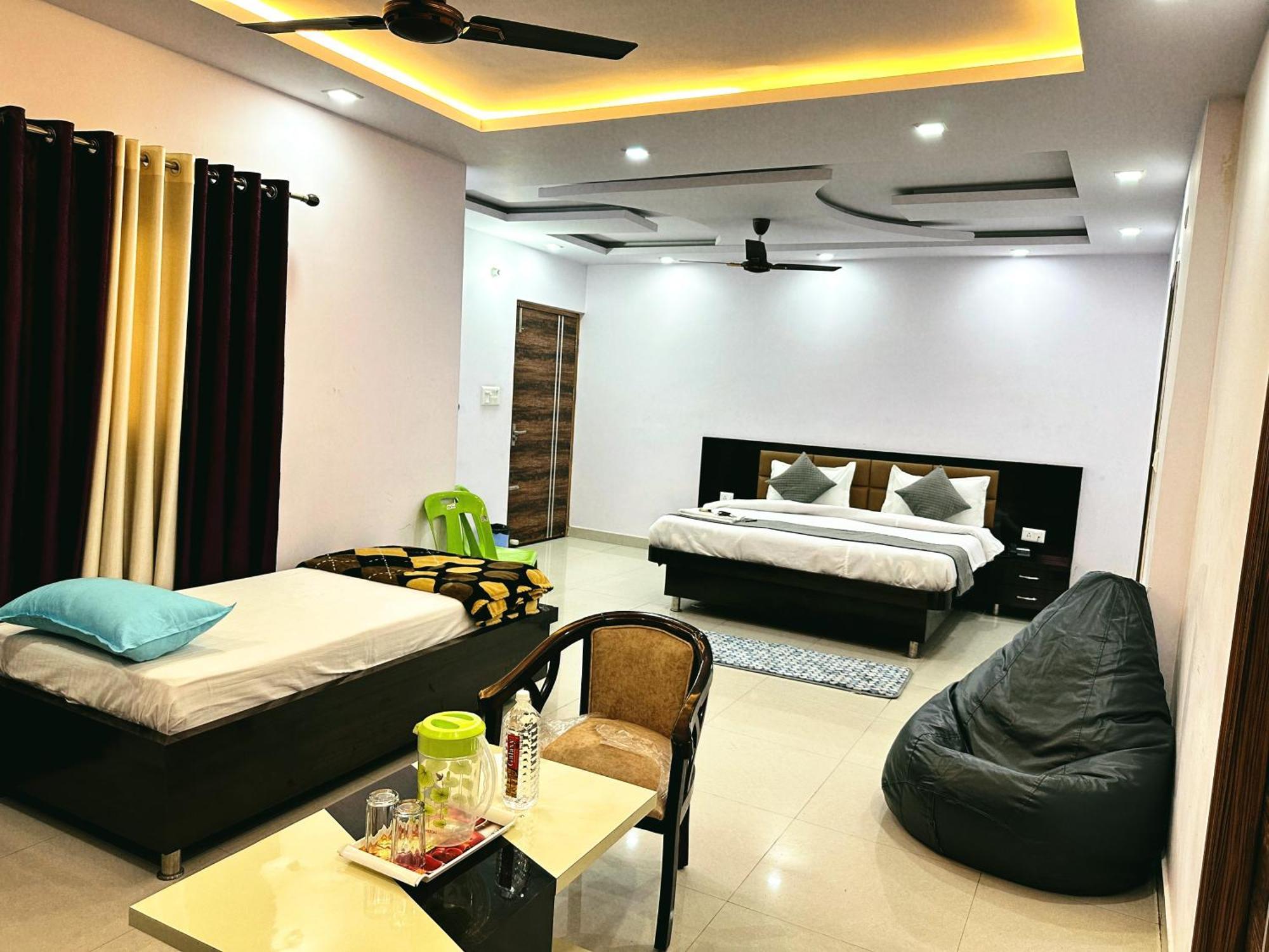 Hotel Pink Paradise Gorakhpur Exterior photo