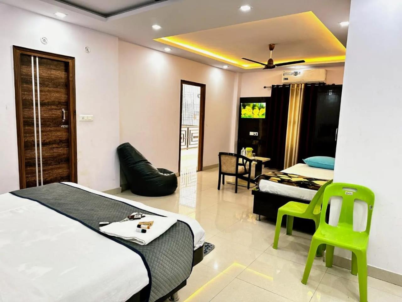 Hotel Pink Paradise Gorakhpur Exterior photo
